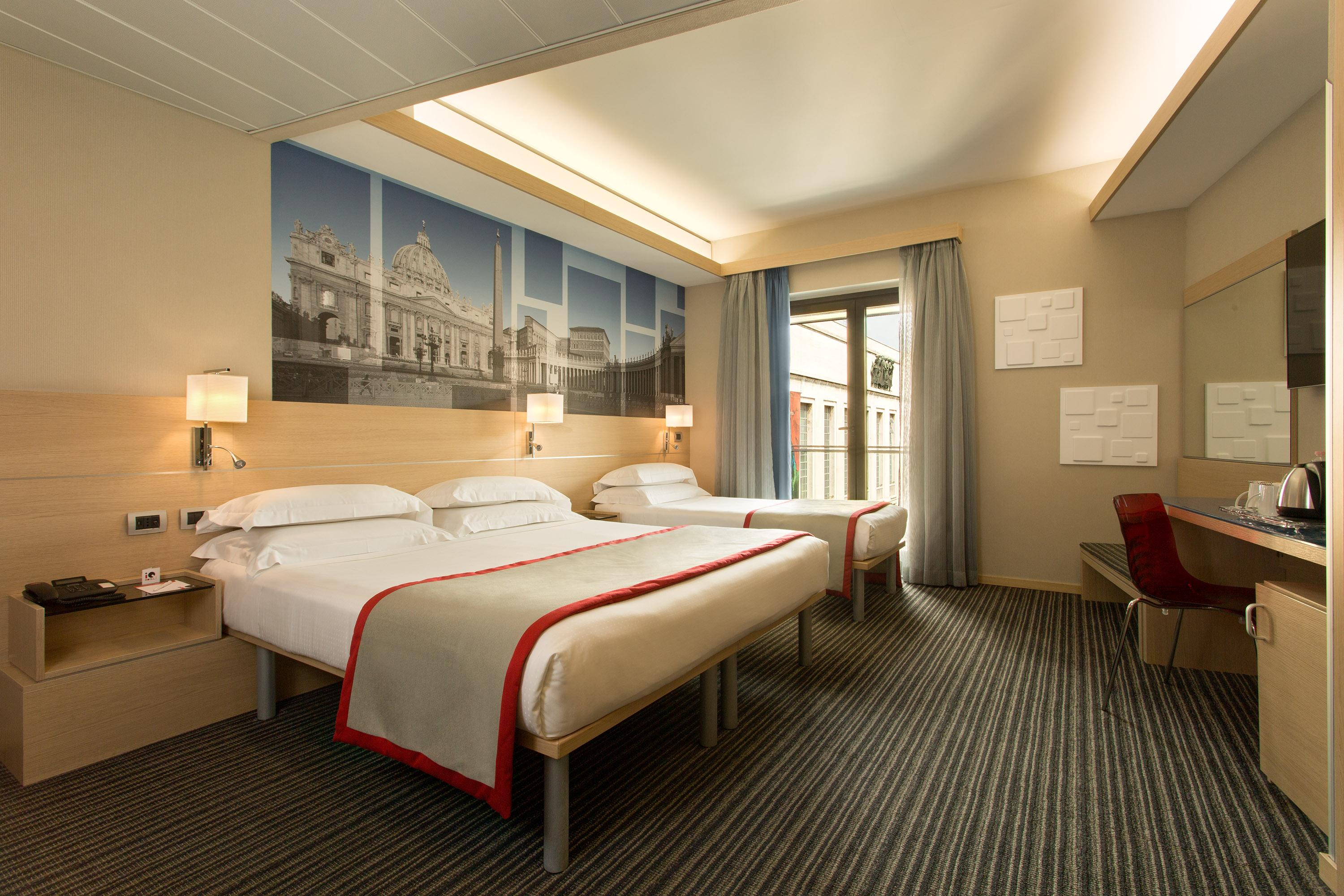 Iq Hotel Roma Exterior photo